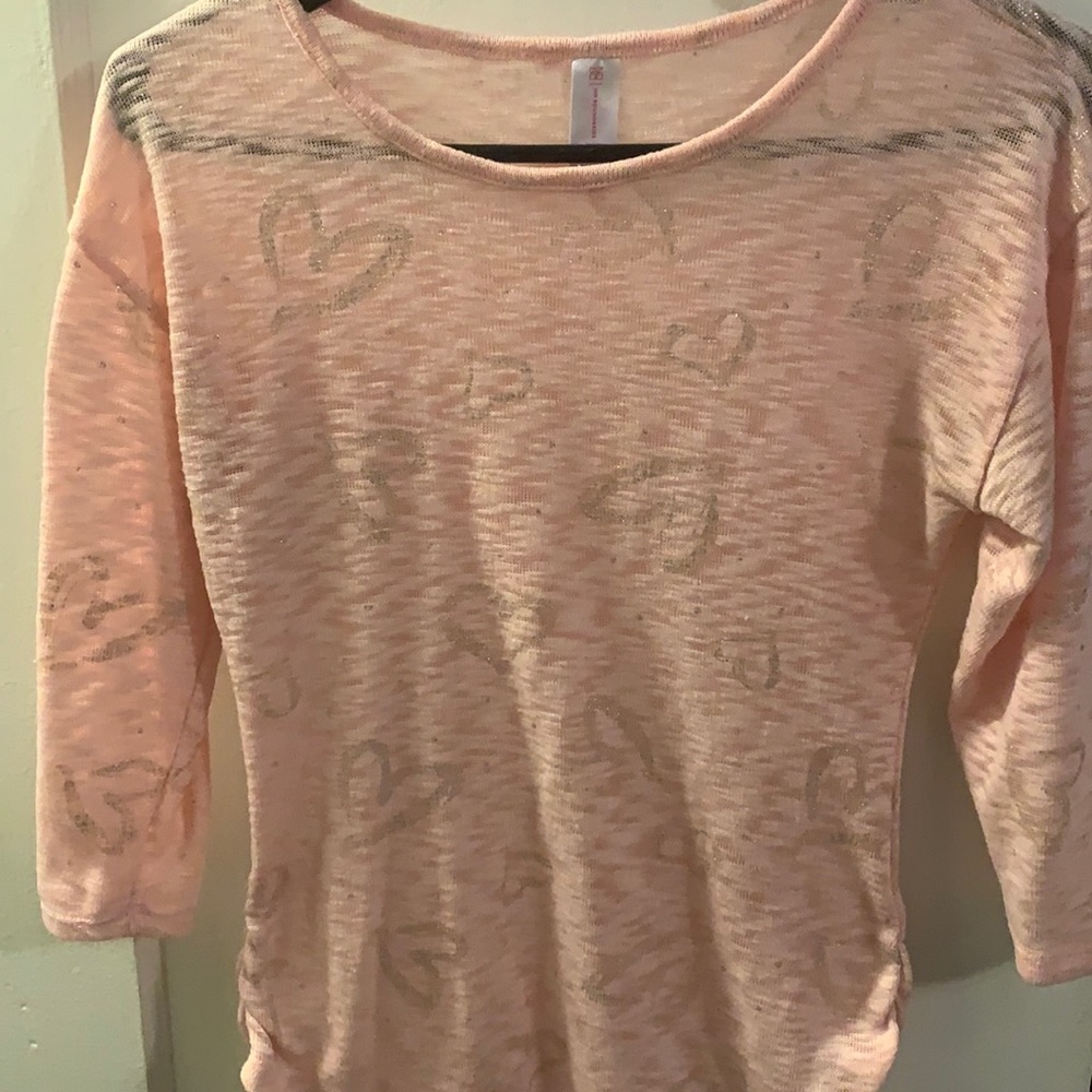 Pink top with silver hearts 💕